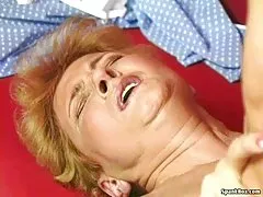 Hårig mormor i aktion