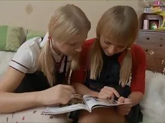 De läser en herrtidning mode.