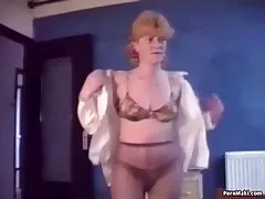 Granny fortfarande älskar kuk