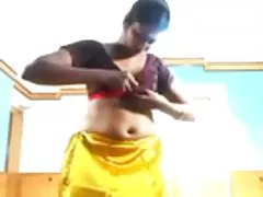 Sydindiska skådespelerska swathi naidu i sexig Trosa och topless