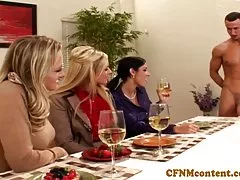 CFNM ahryan astyn och kompisar dela en kuk