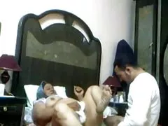 Hungriga arabisk kvinna. Amatör