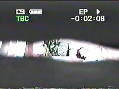 Granne spionerade på i tanga ses en bröstvårta 2