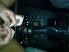 Italienska slampa sprutar flicka i bil