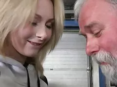 Unga och gamla pervert garagist
