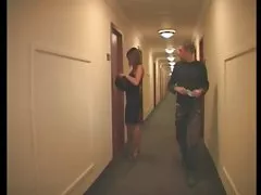 Franska par på ett hotell