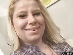 Sexig bbw plockar upp honom för lek