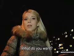 Sexig tjeckiska karol längtar kuk och kontanter