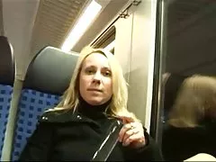 Het mogen latina knullad på ett tåg