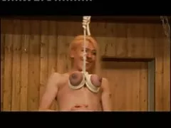 Ful blond, hänga tuttar.