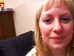 Söt blond amatör tar en bra jävla överallt