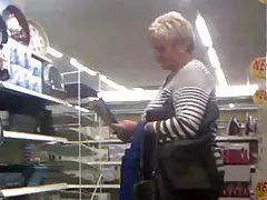 Blinkar en mogen i butik med sprut-flostylez
