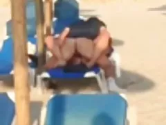 Tidig morgon på den allmänna stranden...