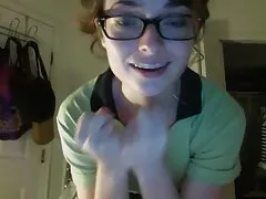 Våra älskare nerdy arbetande tjej striptease